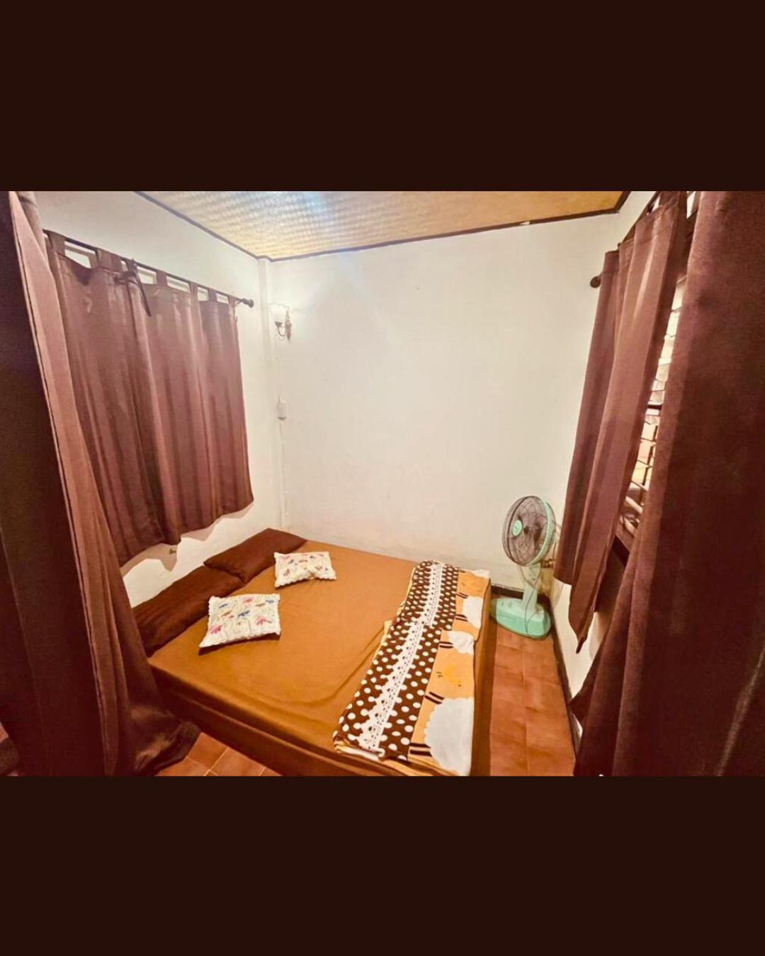 Hug Glur House Tour And Hostel (Adults Only) Chiang Mai Exteriör bild