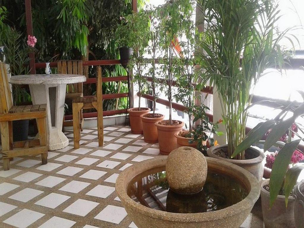 Hug Glur House Tour And Hostel (Adults Only) Chiang Mai Exteriör bild